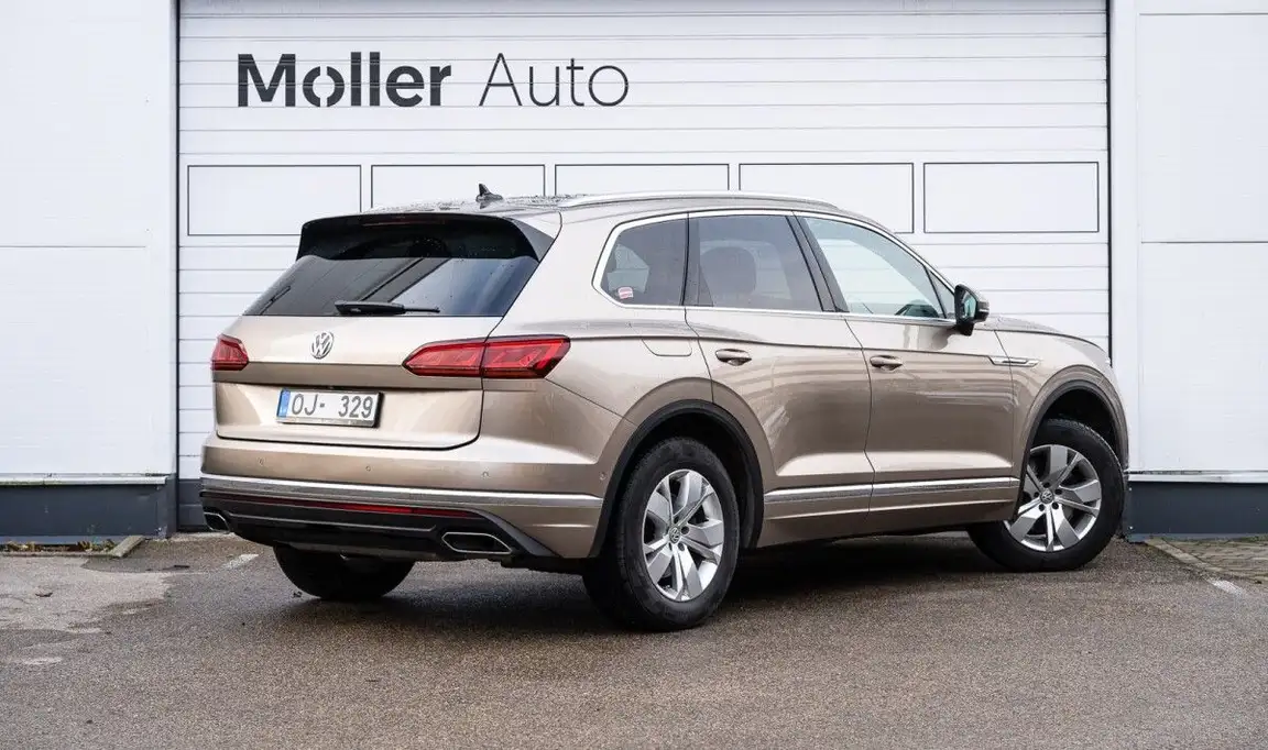 VOLKSWAGEN TOUAREG