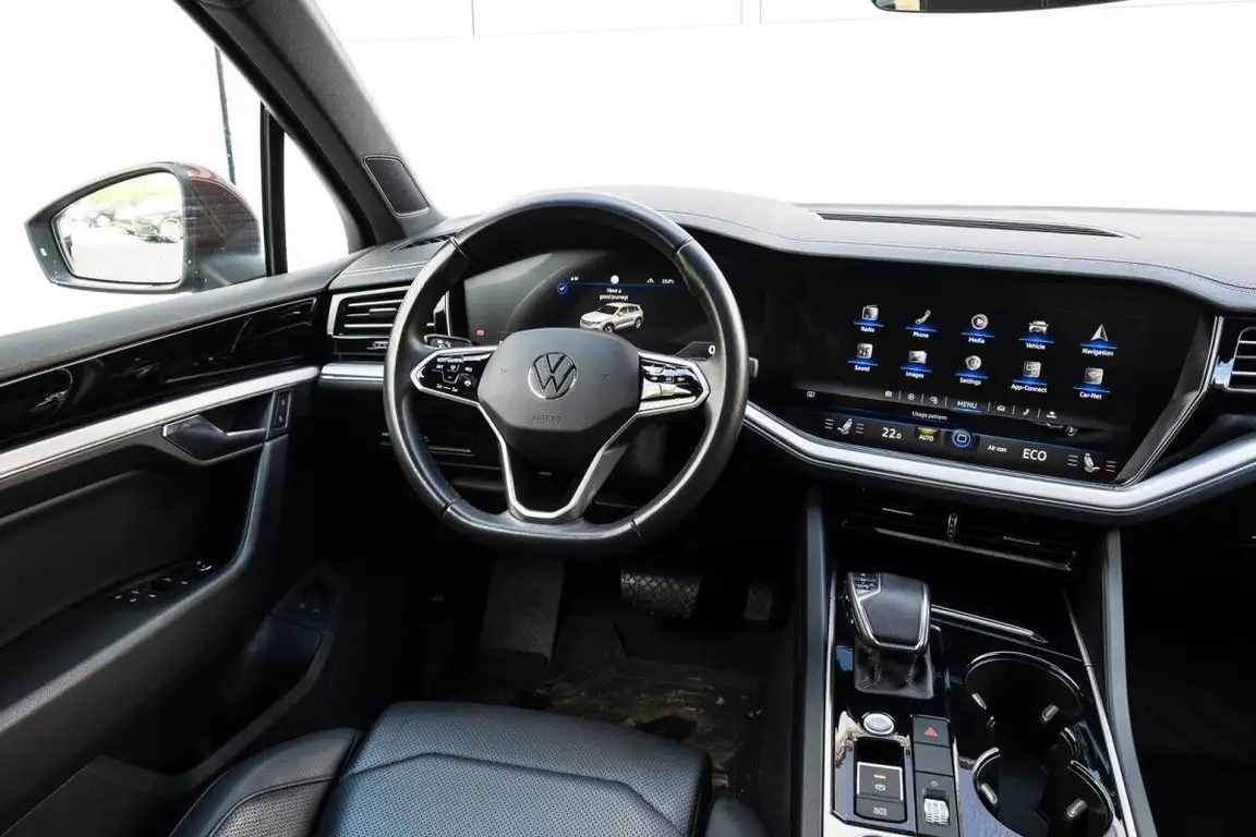 VOLKSWAGEN TOUAREG