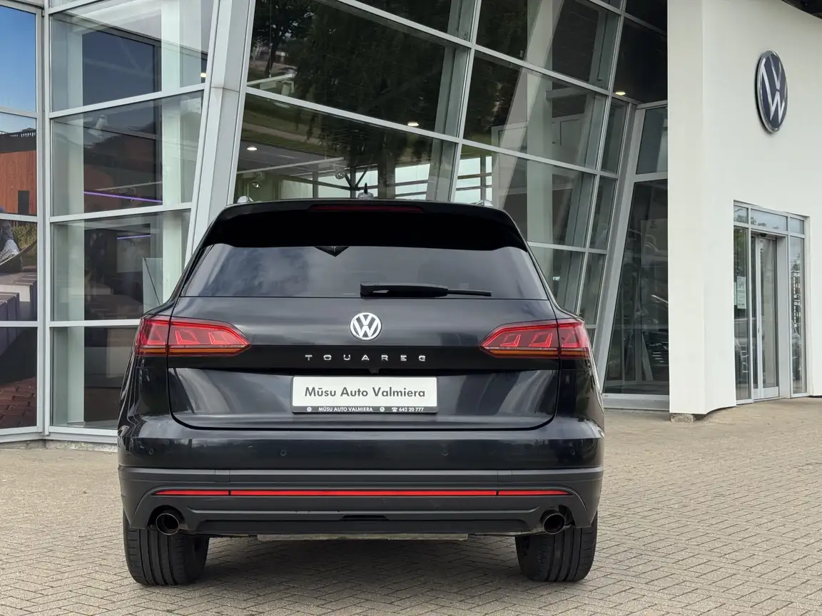 VOLKSWAGEN TOUAREG