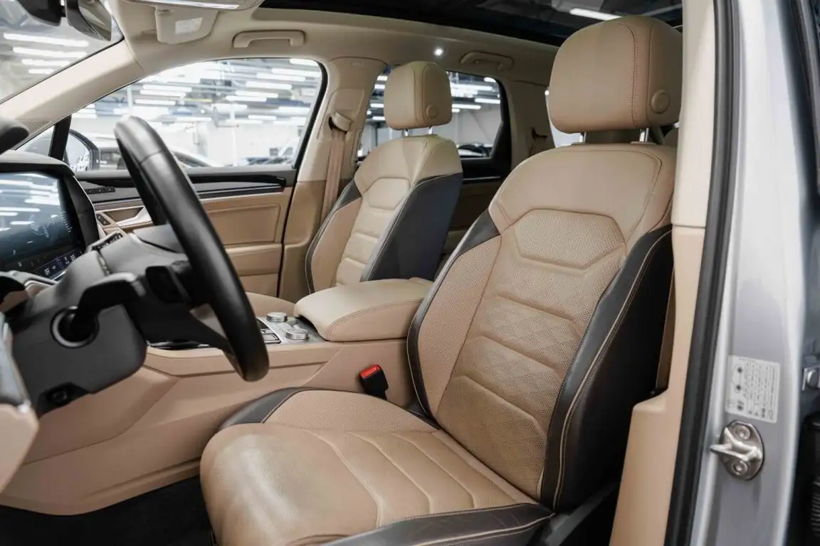 VOLKSWAGEN TOUAREG