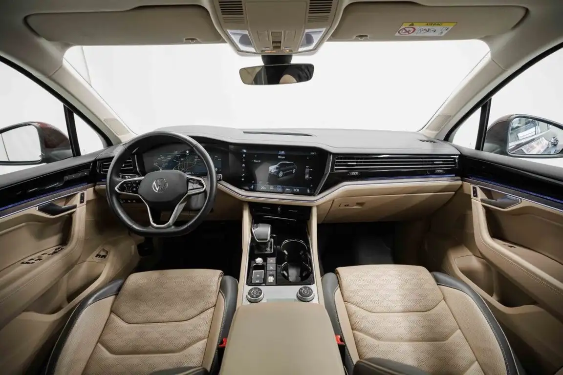 VOLKSWAGEN TOUAREG