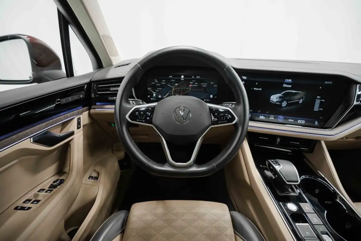 VOLKSWAGEN TOUAREG