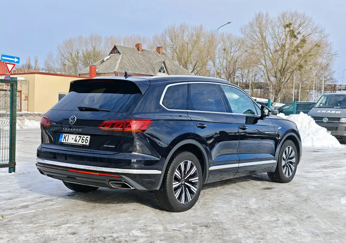 VOLKSWAGEN TOUAREG