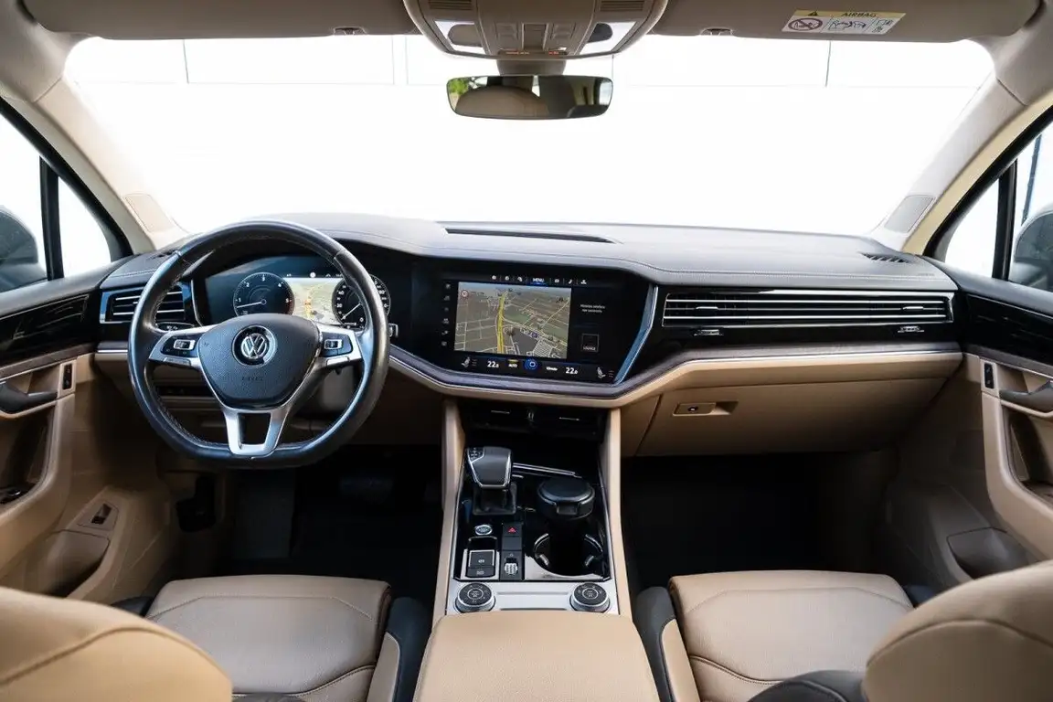 VOLKSWAGEN TOUAREG