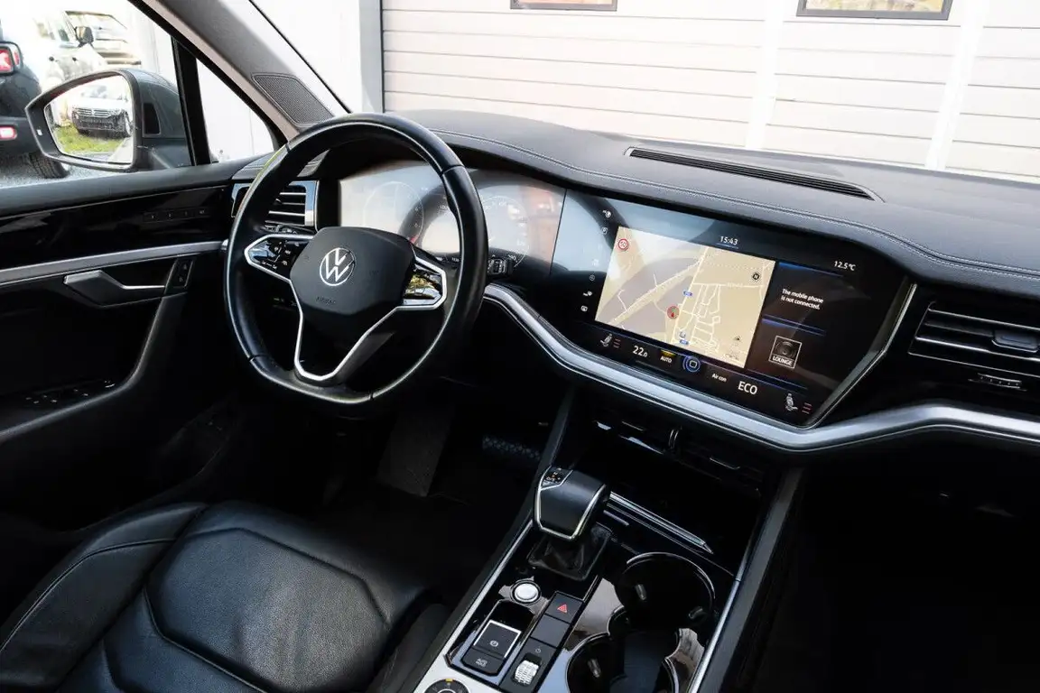 VOLKSWAGEN TOUAREG
