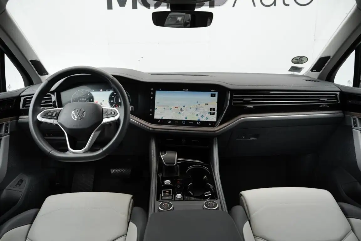 VOLKSWAGEN TOUAREG