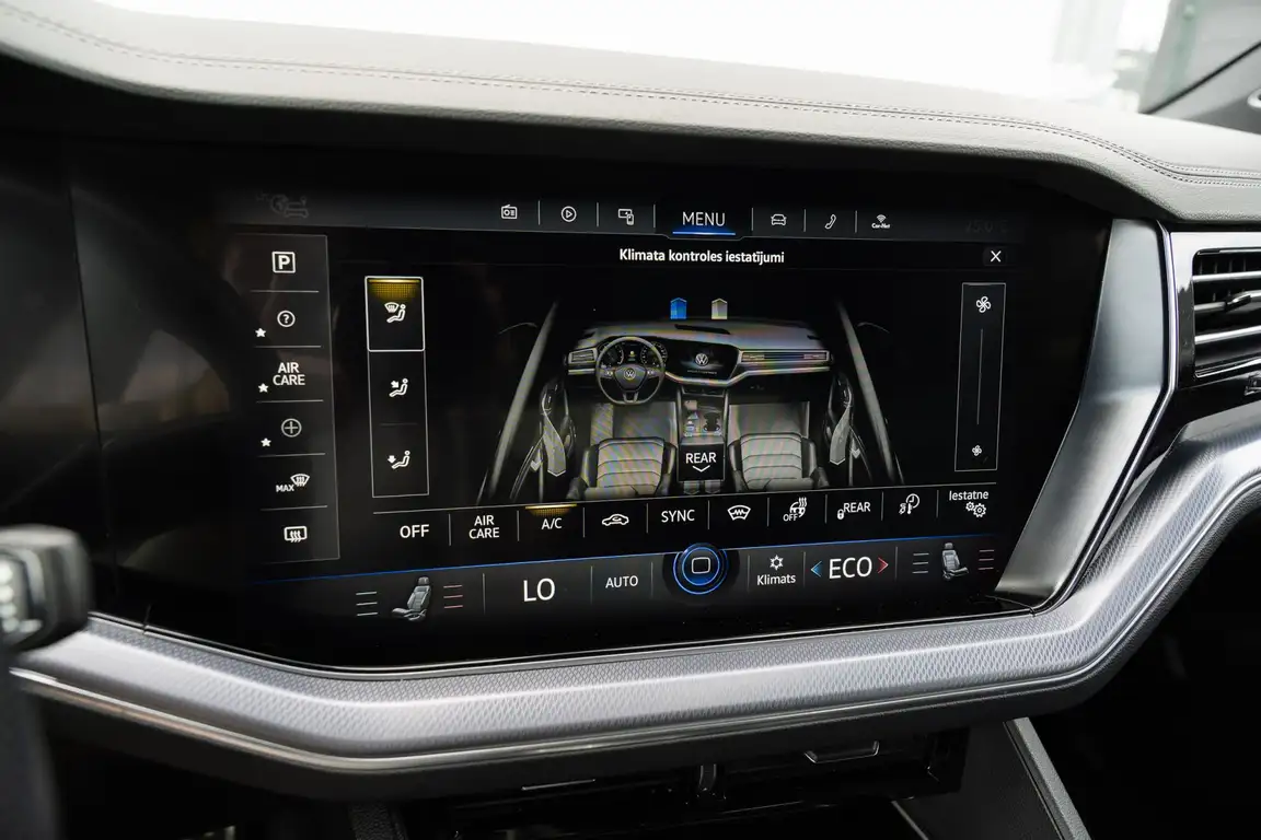 VOLKSWAGEN TOUAREG