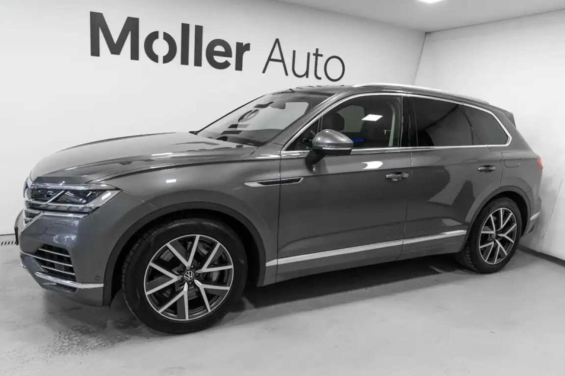 VOLKSWAGEN TOUAREG