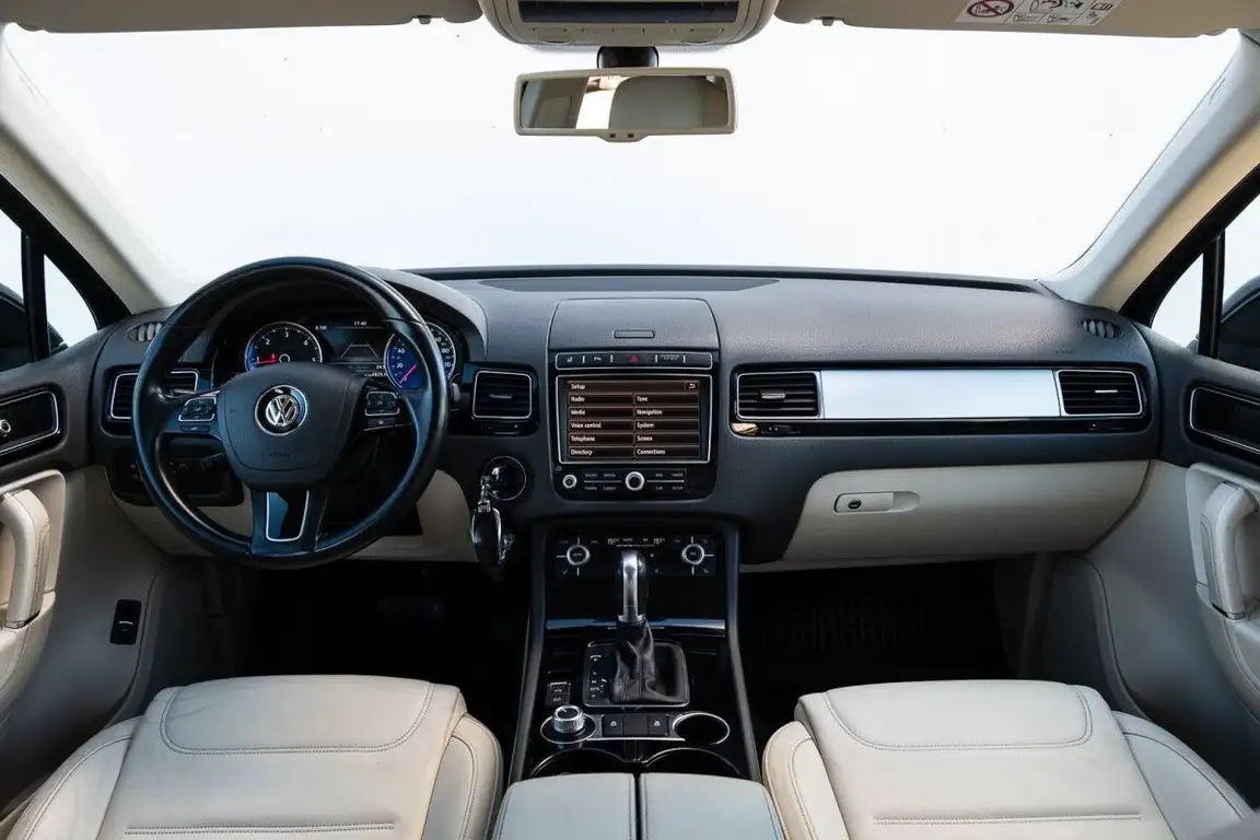 VOLKSWAGEN TOUAREG