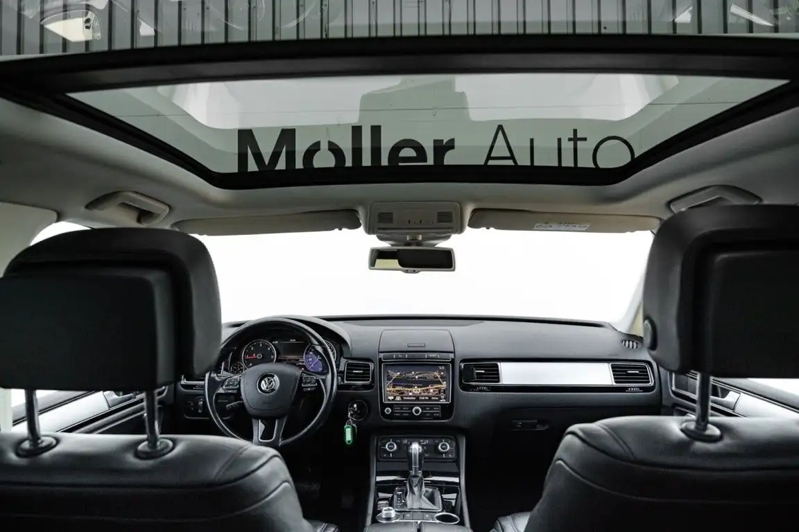 VOLKSWAGEN TOUAREG