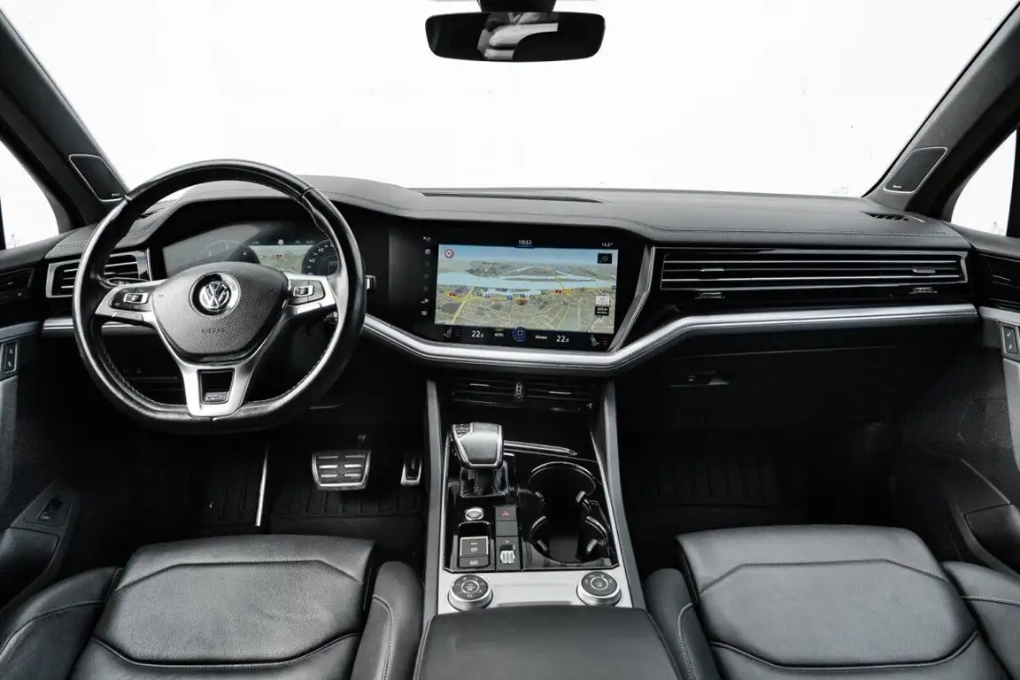 VOLKSWAGEN TOUAREG