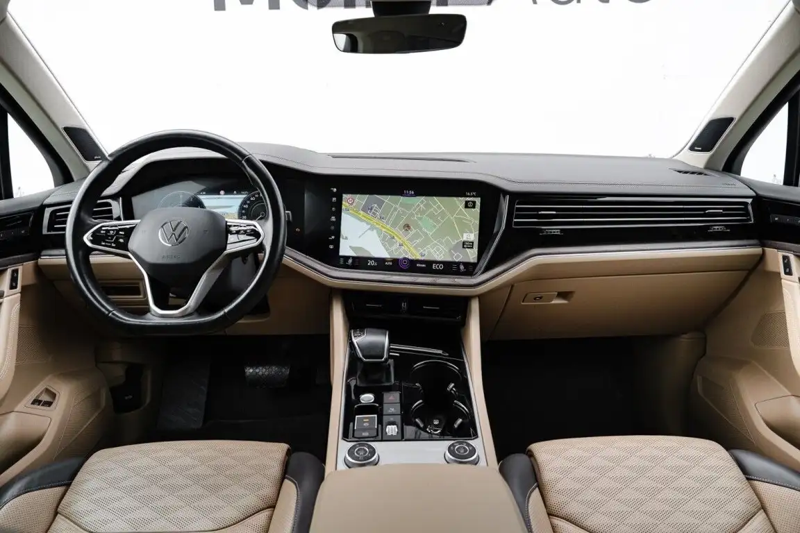 VOLKSWAGEN TOUAREG