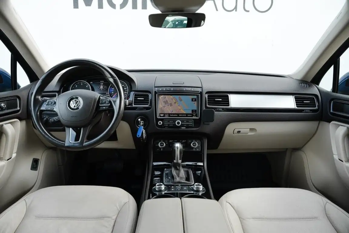 VOLKSWAGEN TOUAREG