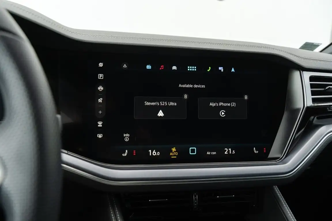 VOLKSWAGEN TOUAREG