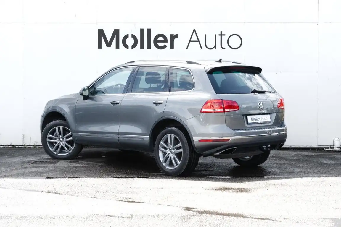 VOLKSWAGEN TOUAREG