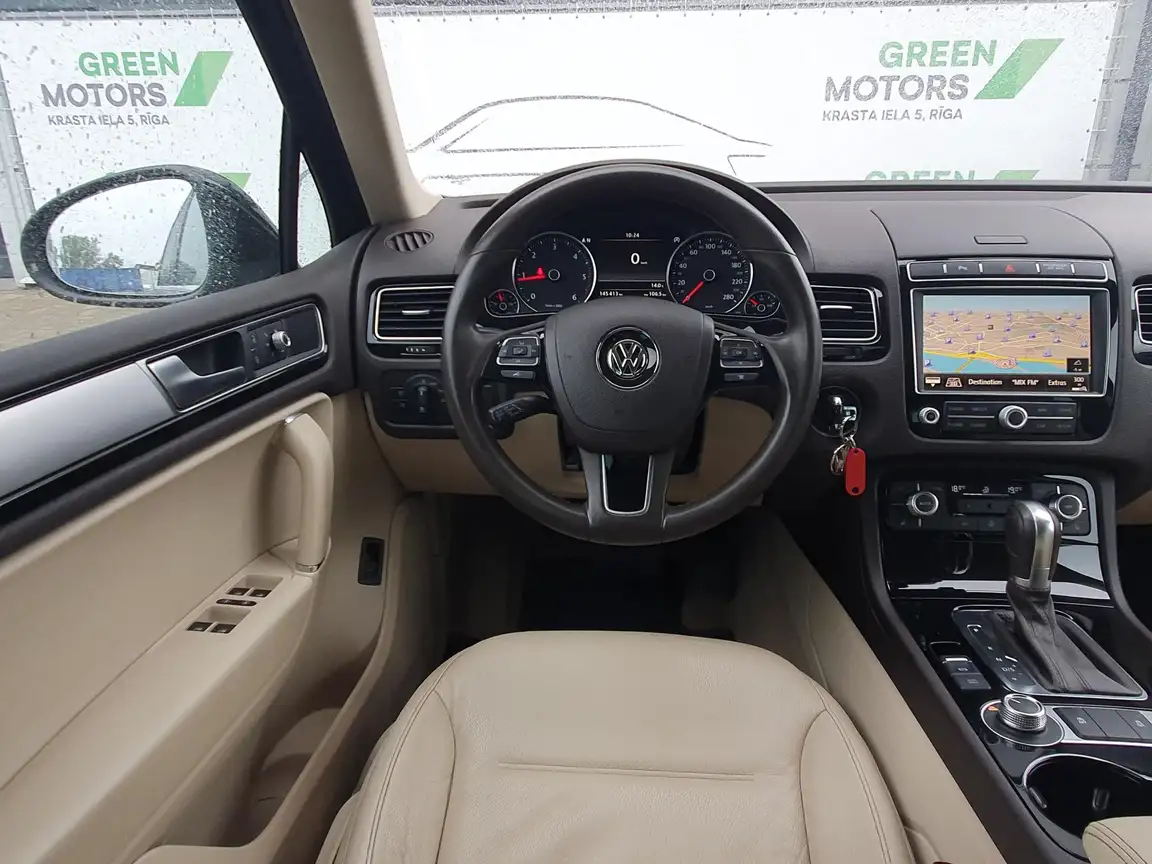VOLKSWAGEN TOUAREG