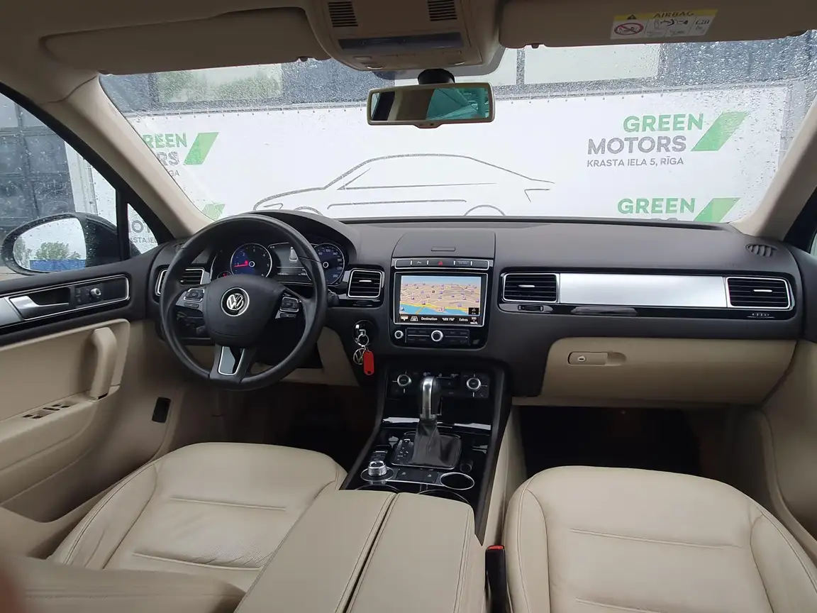 VOLKSWAGEN TOUAREG