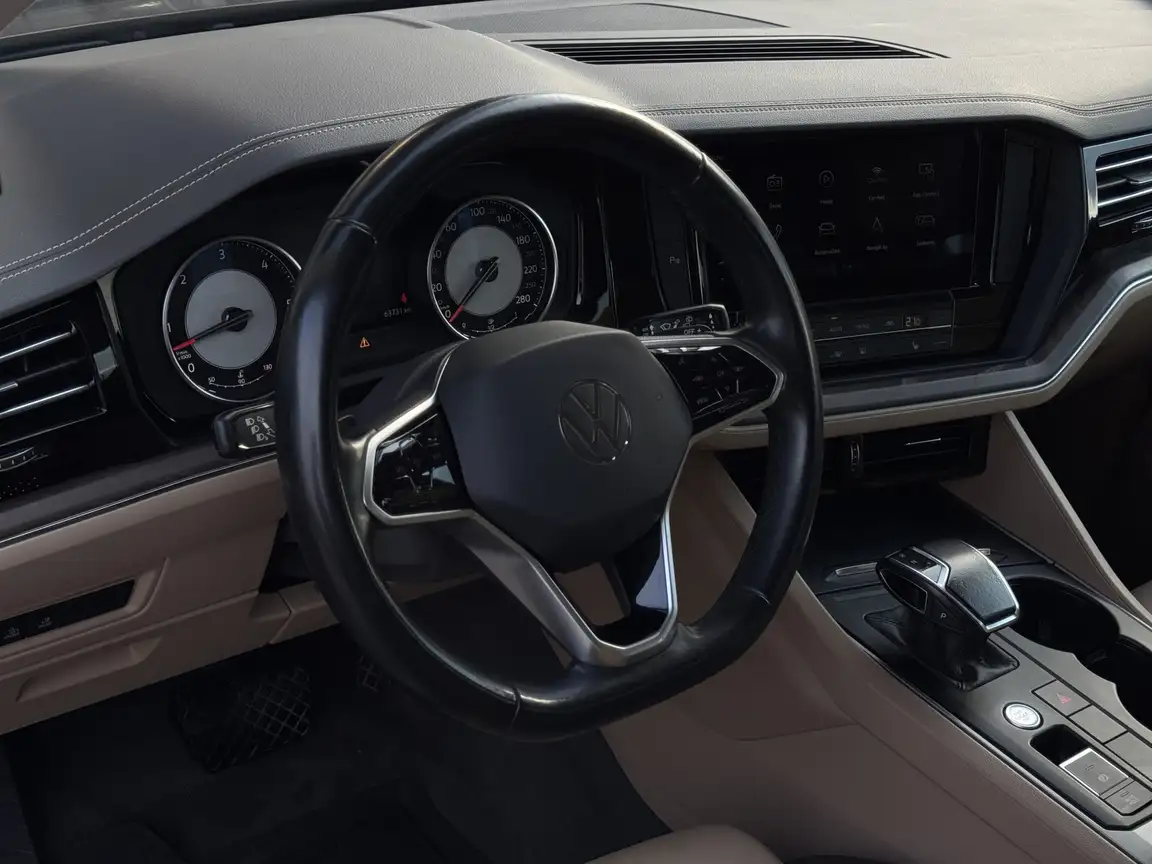 VOLKSWAGEN TOUAREG