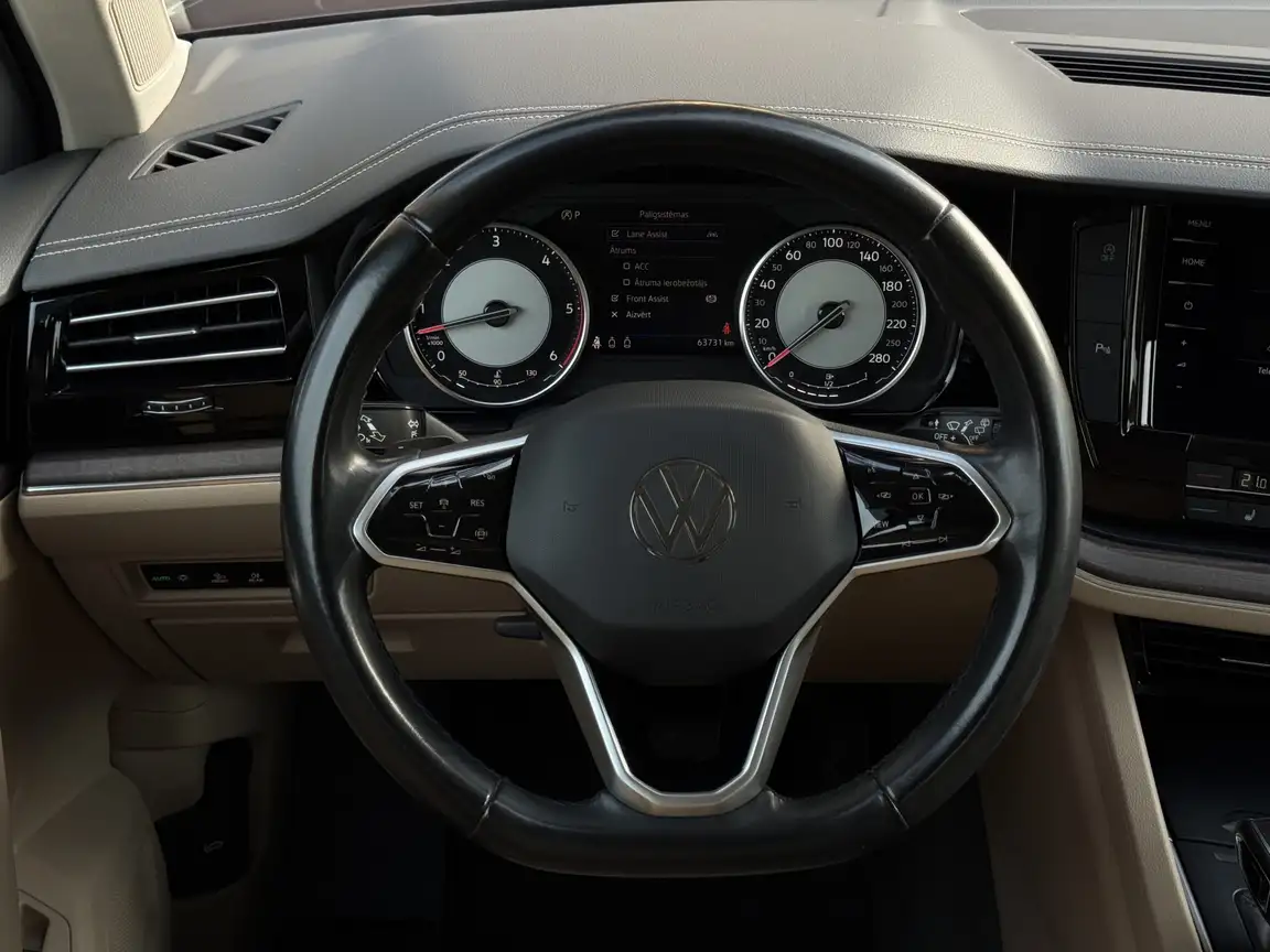 VOLKSWAGEN TOUAREG