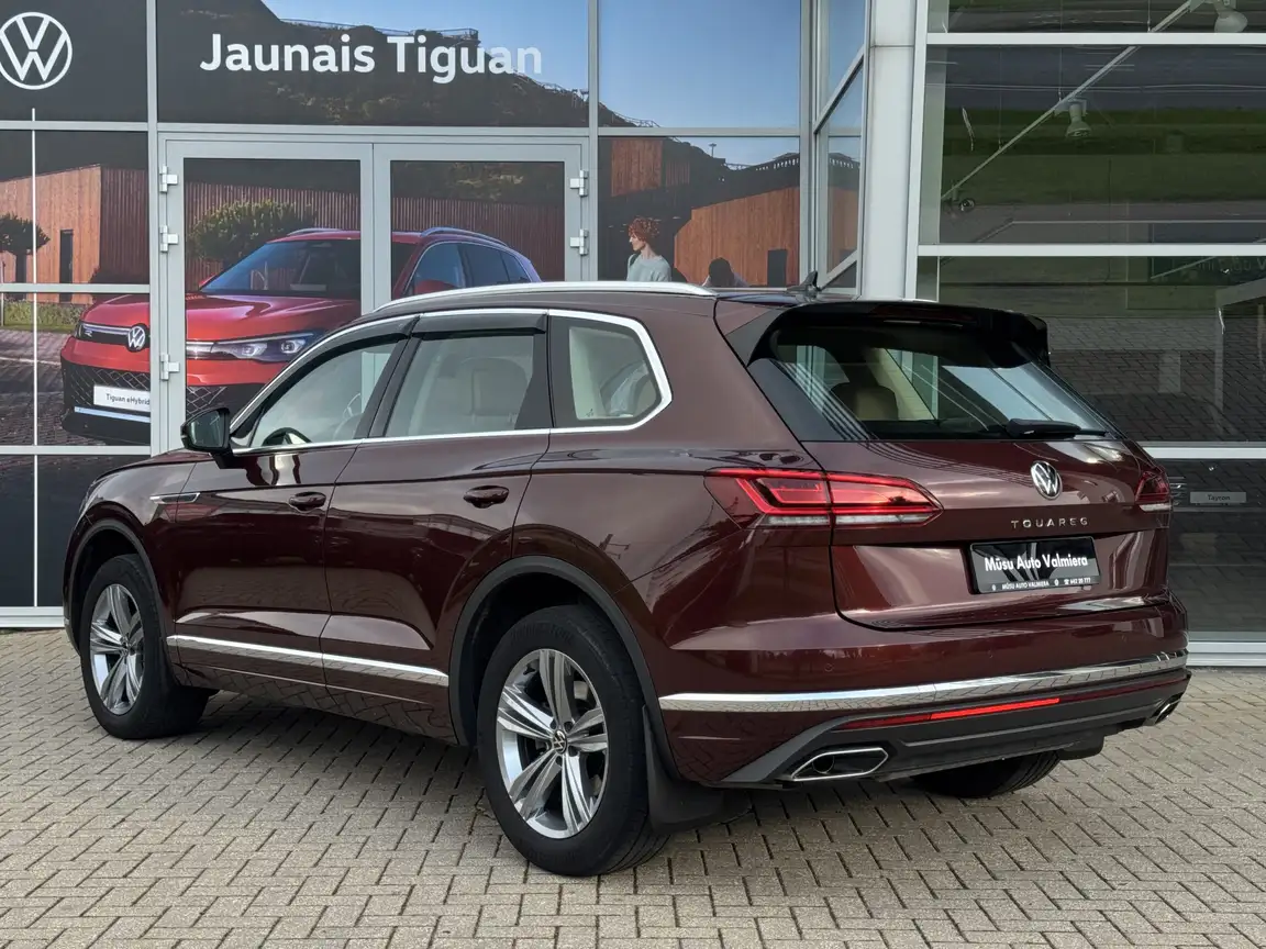 VOLKSWAGEN TOUAREG