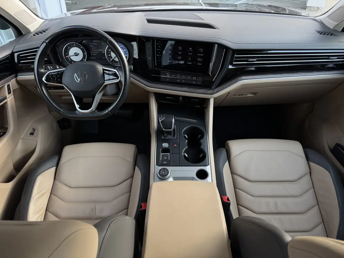 VOLKSWAGEN TOUAREG