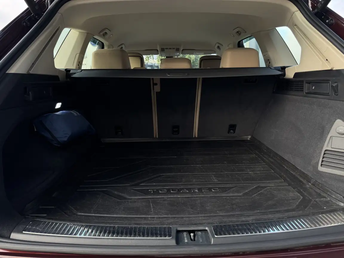 VOLKSWAGEN TOUAREG