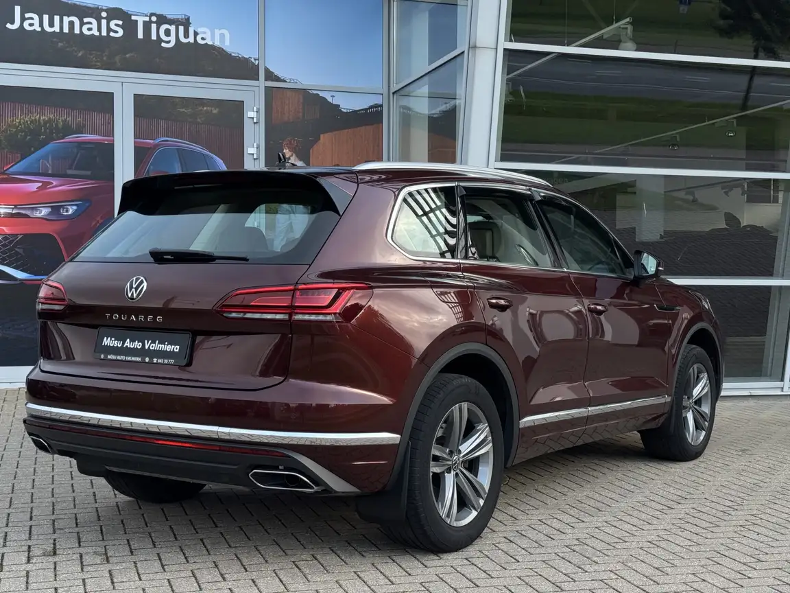 VOLKSWAGEN TOUAREG