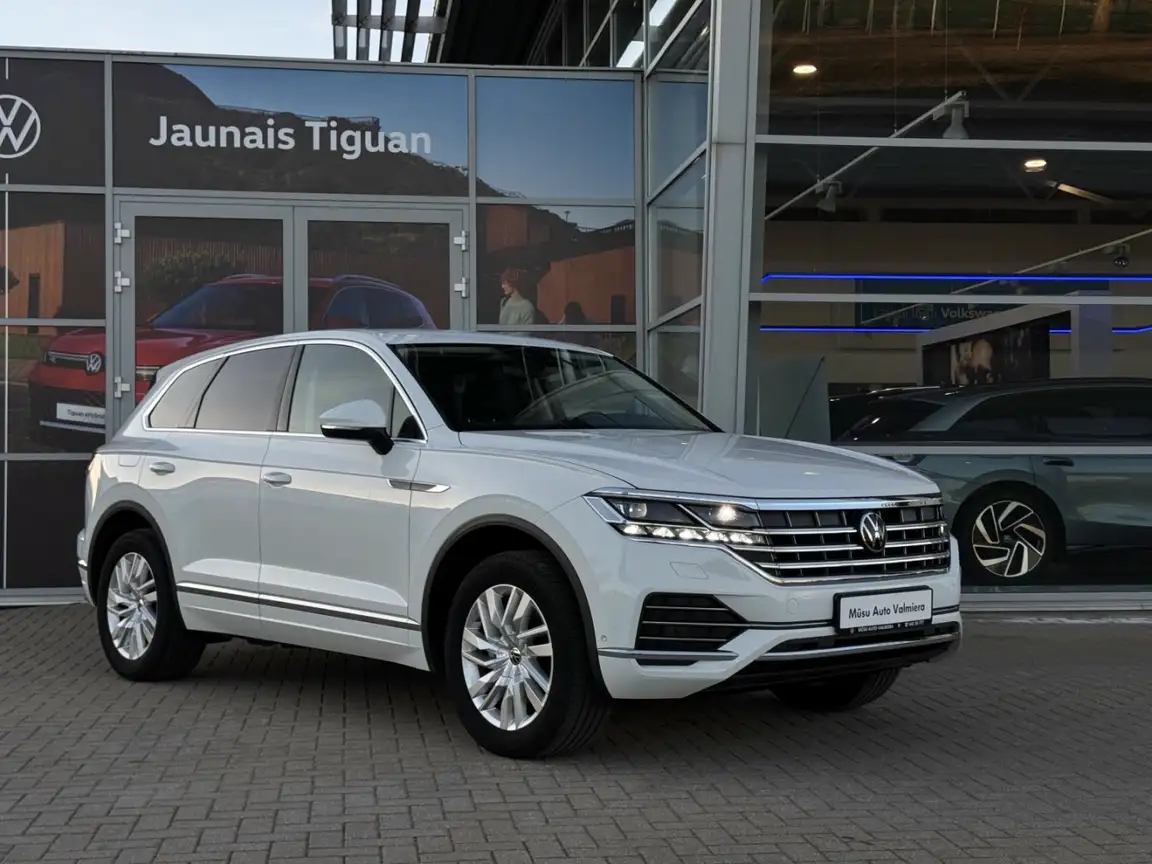 VOLKSWAGEN TOUAREG