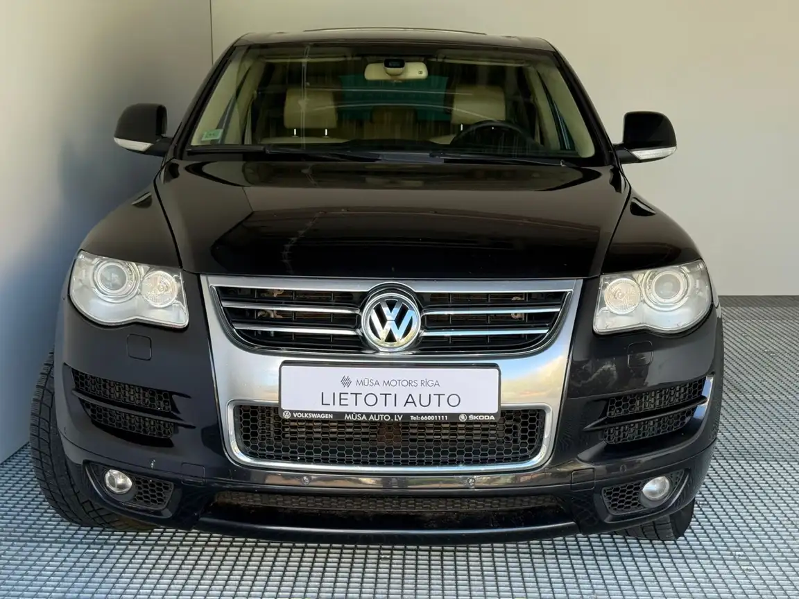 VOLKSWAGEN TOUAREG
