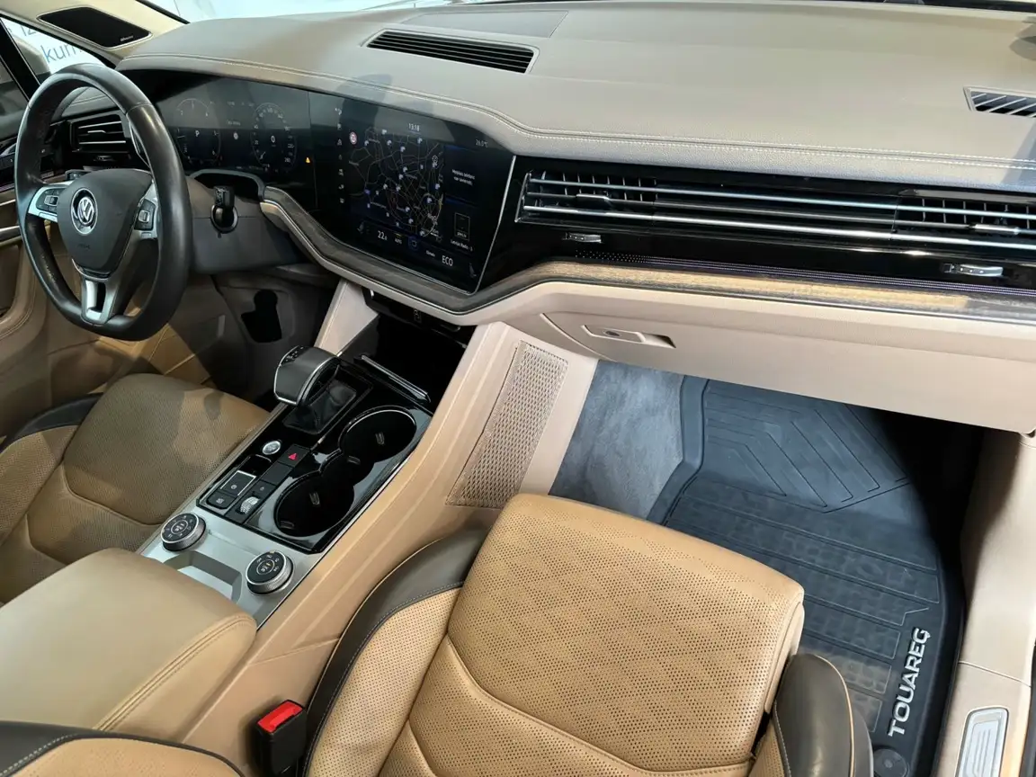 VOLKSWAGEN TOUAREG