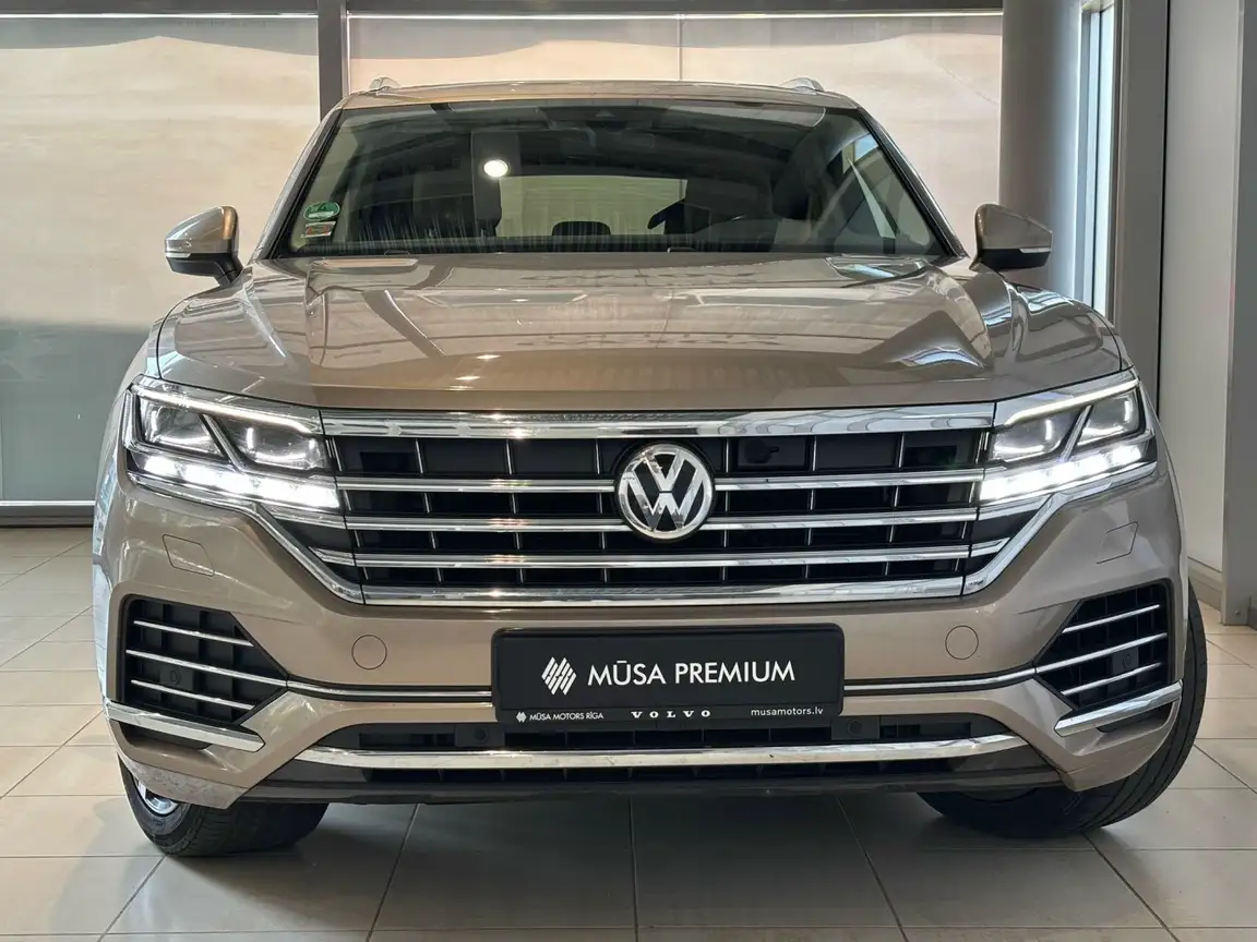 VOLKSWAGEN TOUAREG