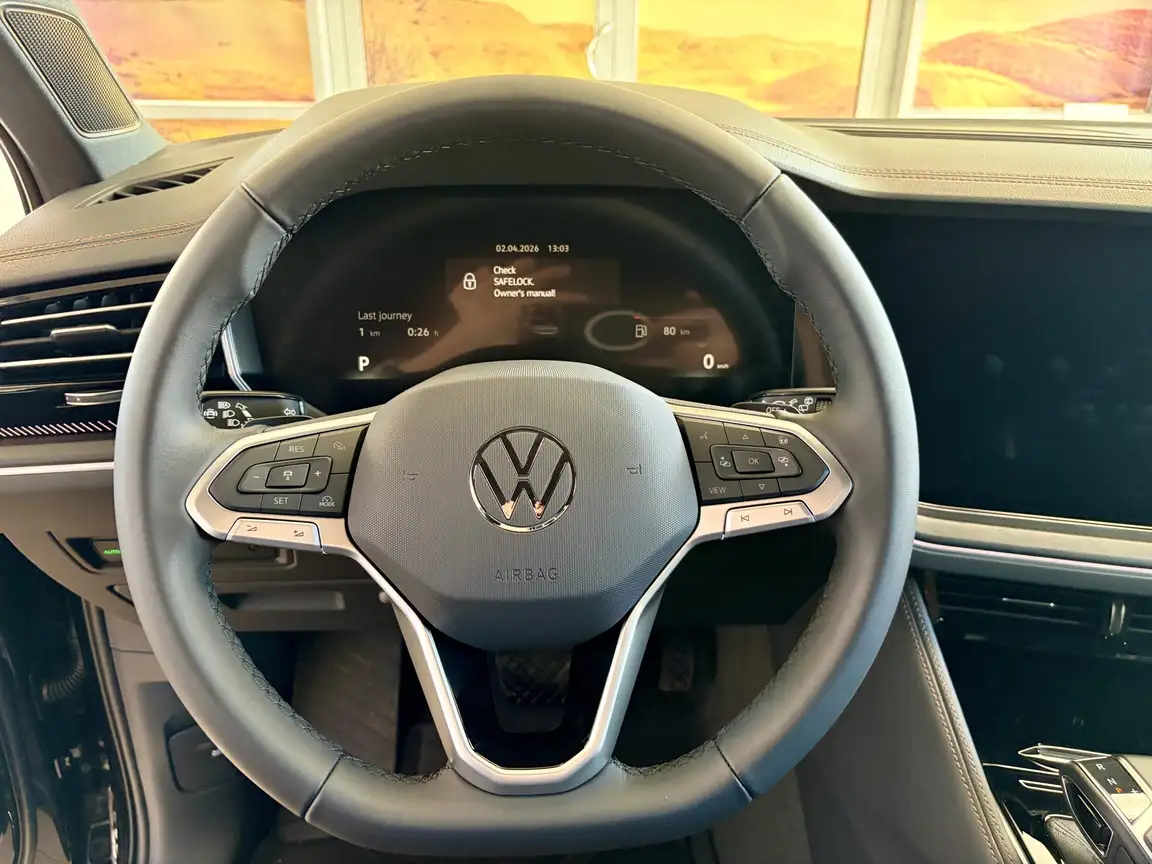 VOLKSWAGEN TOUAREG