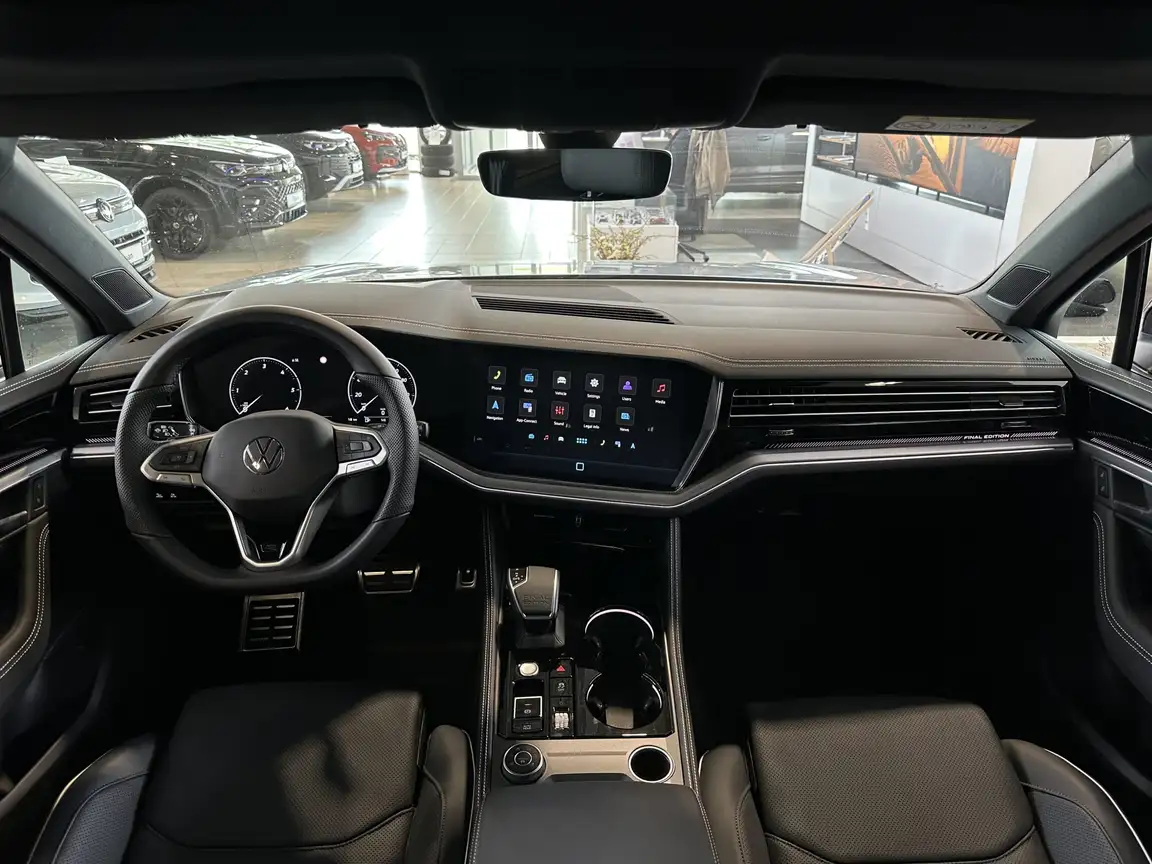VOLKSWAGEN TOUAREG
