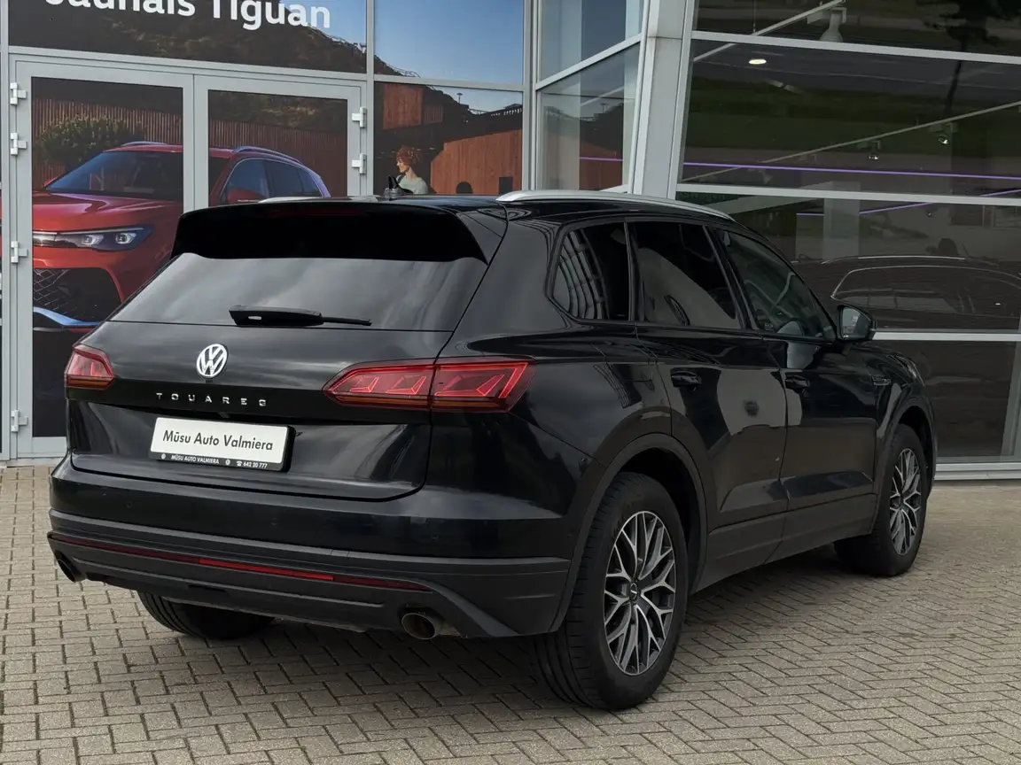 VOLKSWAGEN TOUAREG