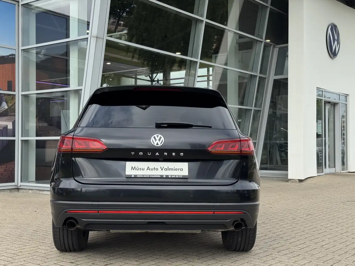 VOLKSWAGEN TOUAREG