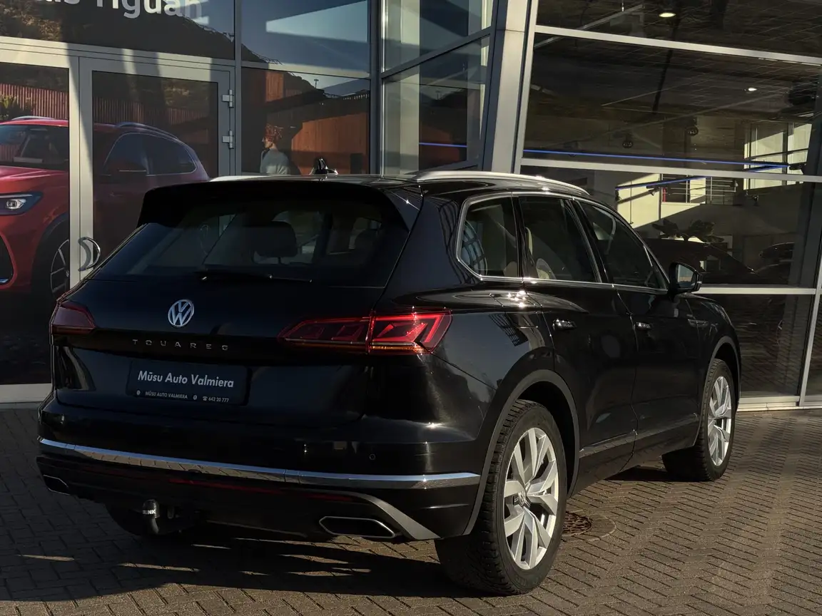 VOLKSWAGEN TOUAREG