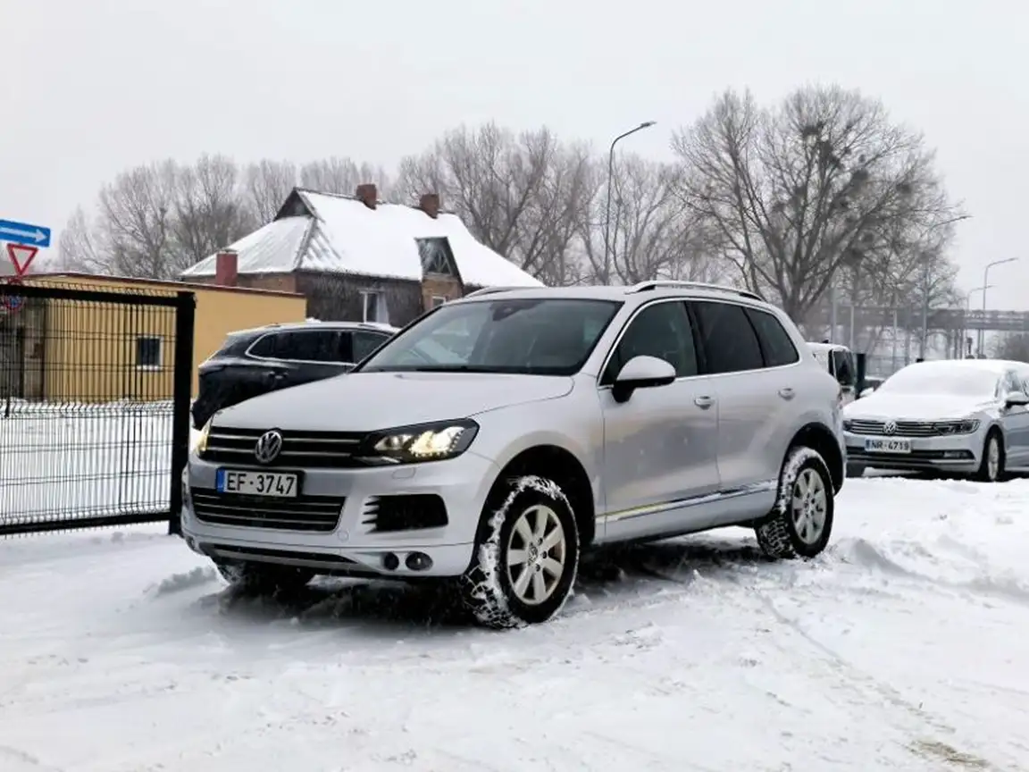 VOLKSWAGEN TOUAREG