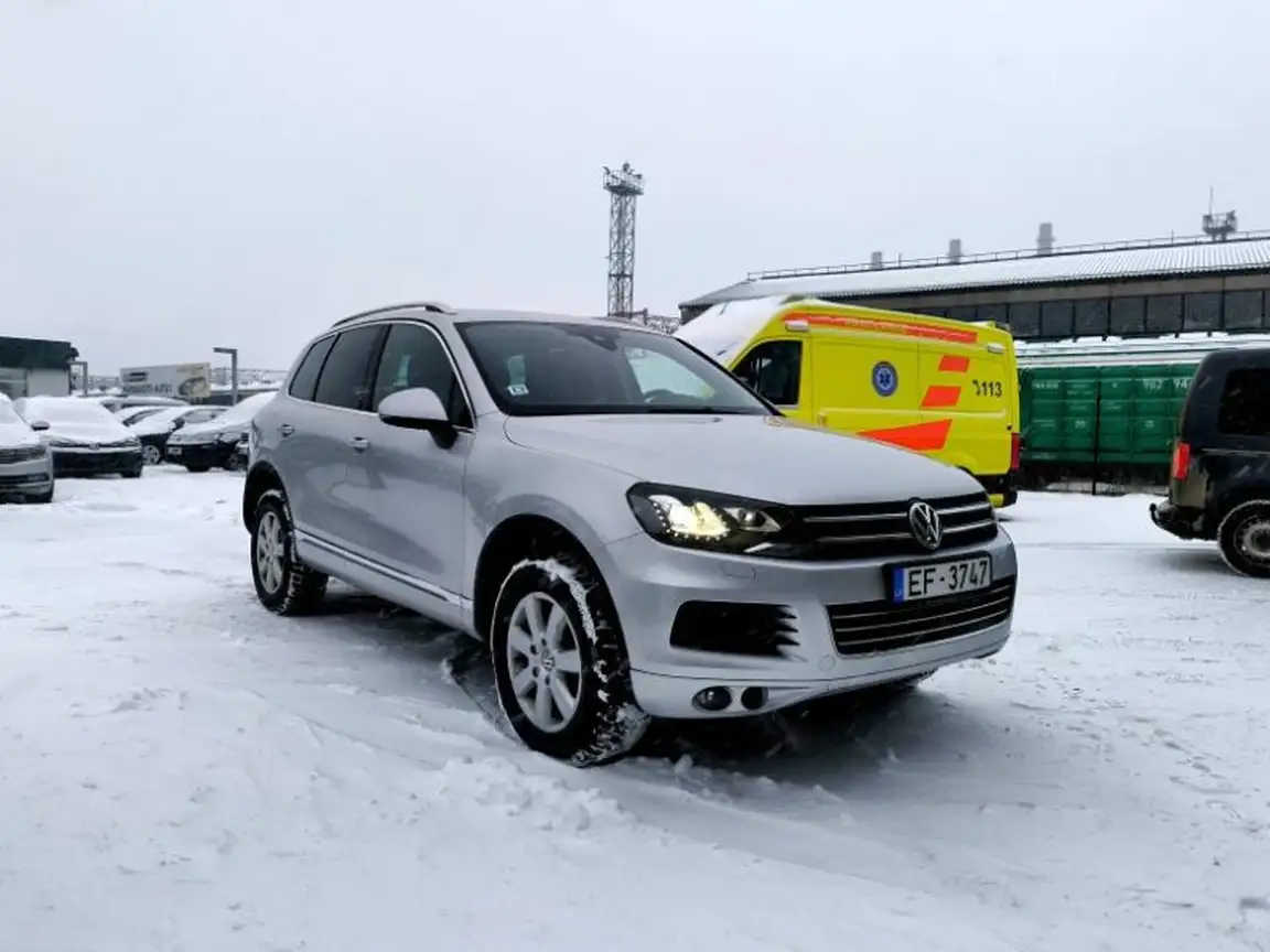 VOLKSWAGEN TOUAREG
