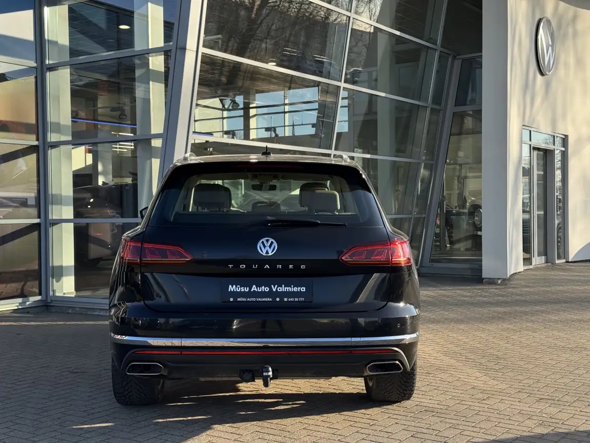 VOLKSWAGEN TOUAREG