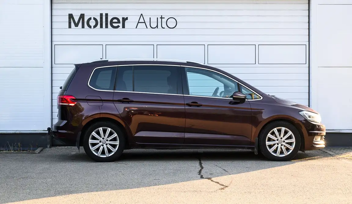 VOLKSWAGEN TOURAN