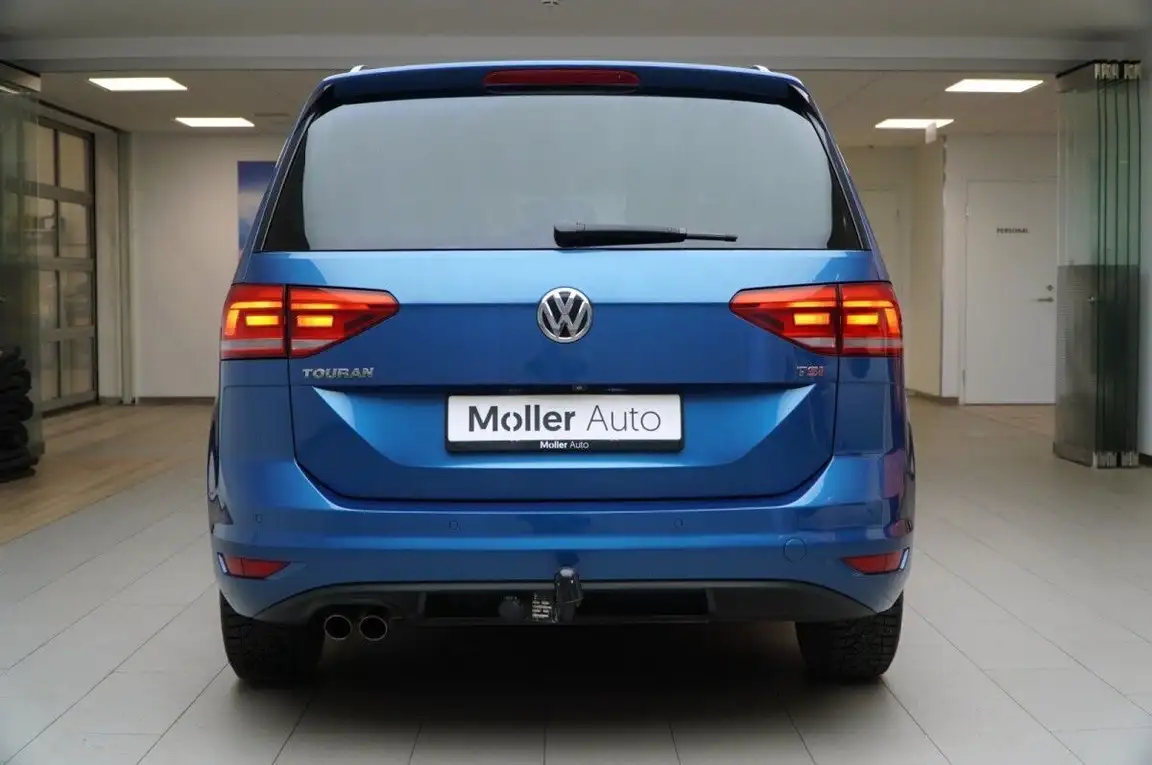 VOLKSWAGEN TOURAN