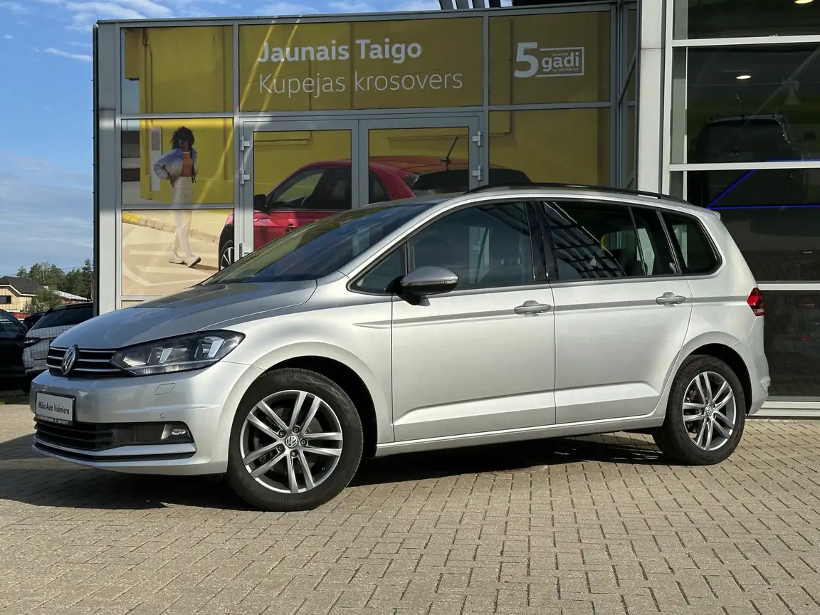 VOLKSWAGEN TOURAN