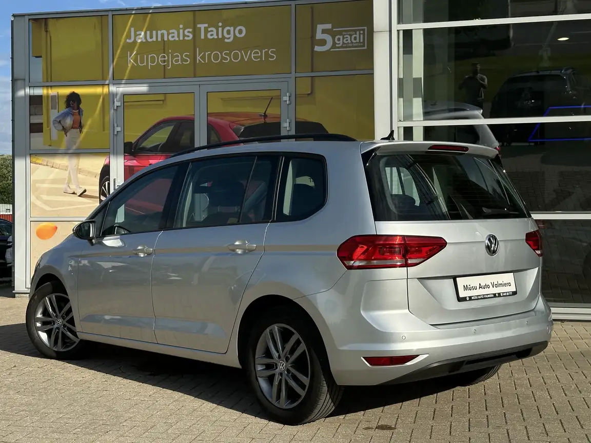 VOLKSWAGEN TOURAN