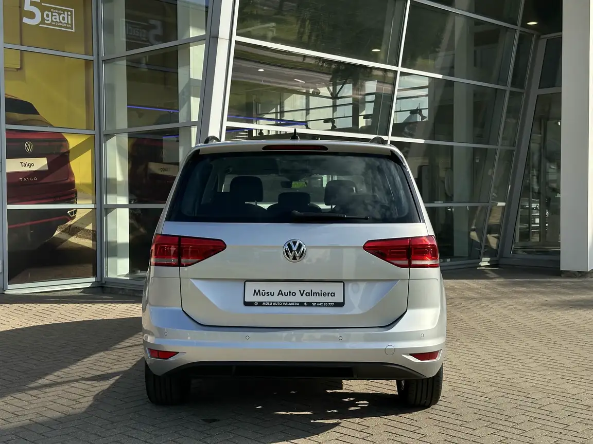 VOLKSWAGEN TOURAN