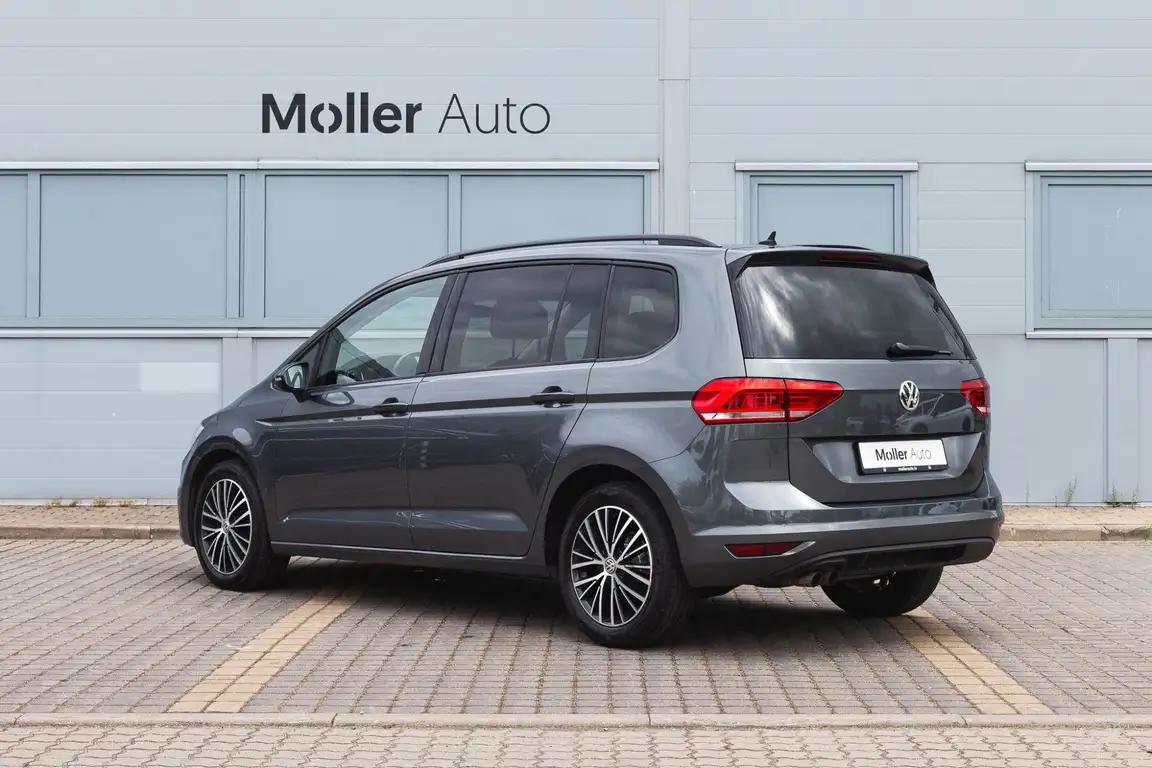VOLKSWAGEN TOURAN