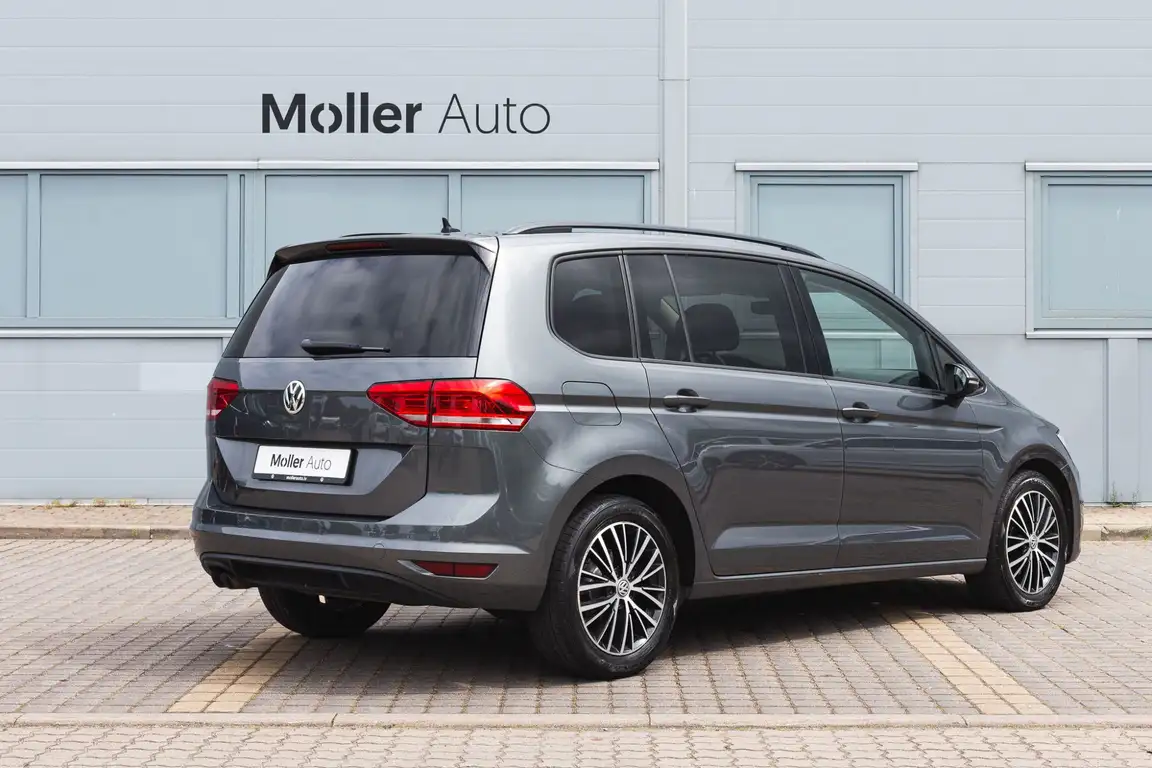 VOLKSWAGEN TOURAN