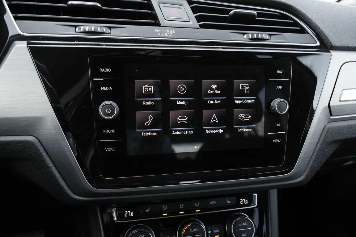 VOLKSWAGEN TOURAN