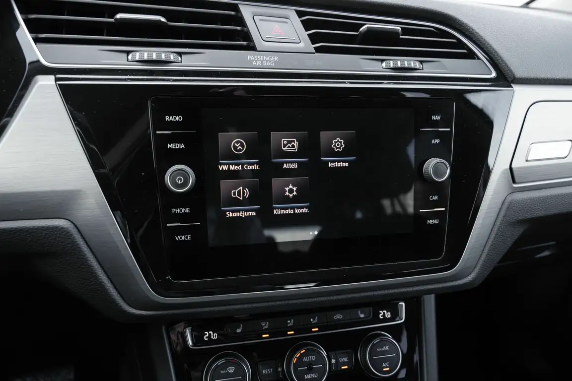 VOLKSWAGEN TOURAN