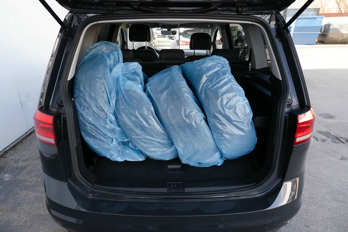 VOLKSWAGEN TOURAN