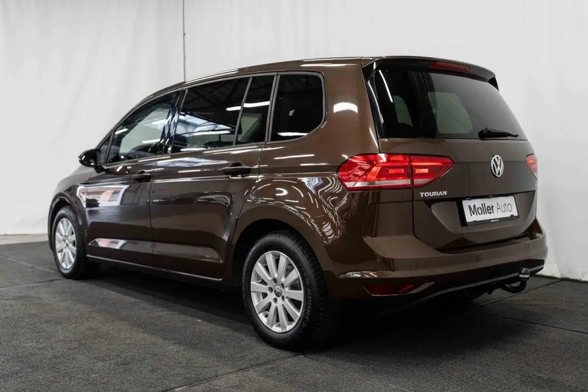 VOLKSWAGEN TOURAN